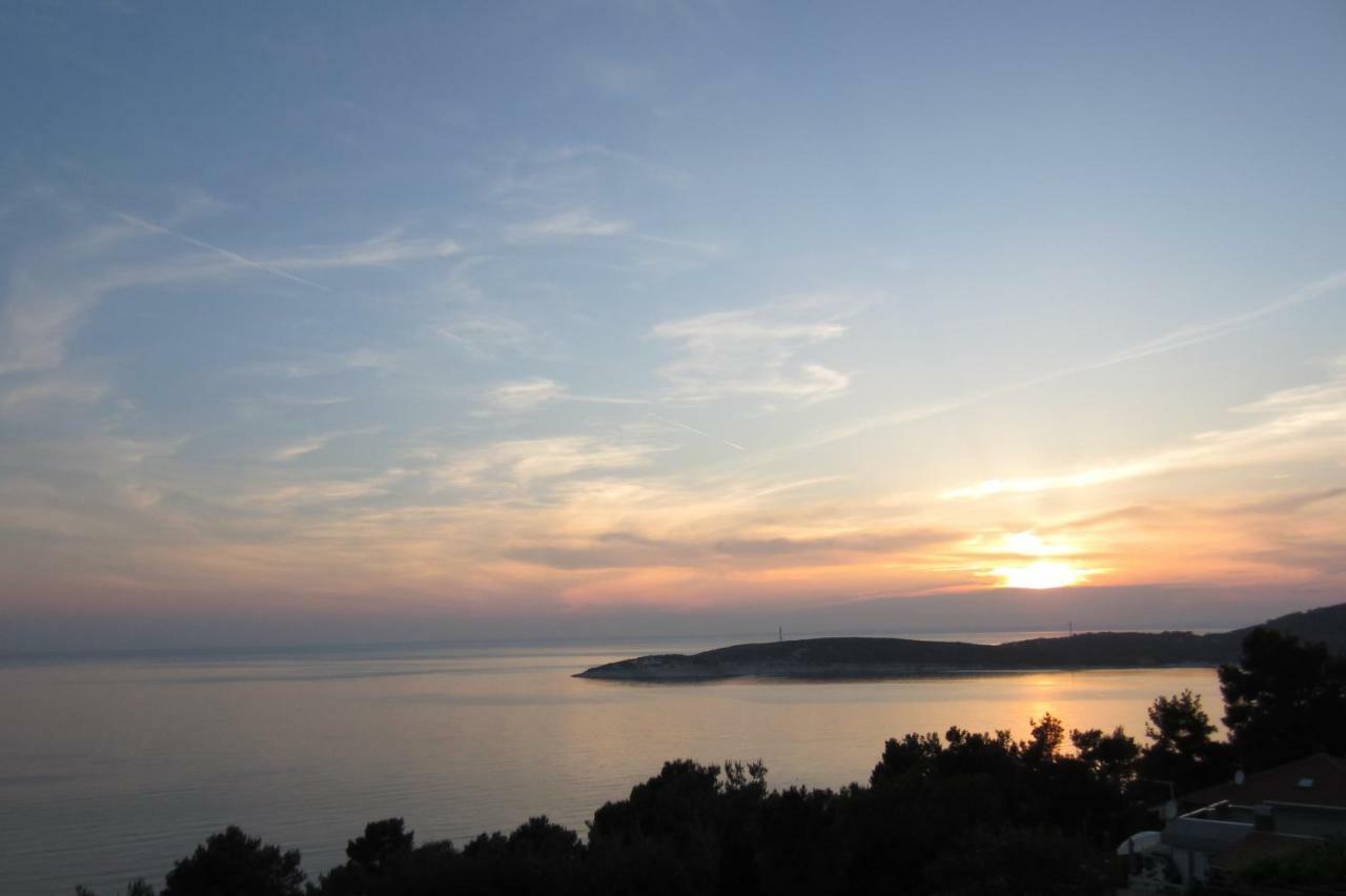 Apartman Valinor Miholascica Buitenkant foto