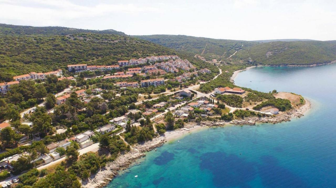 Apartman Valinor Miholascica Buitenkant foto